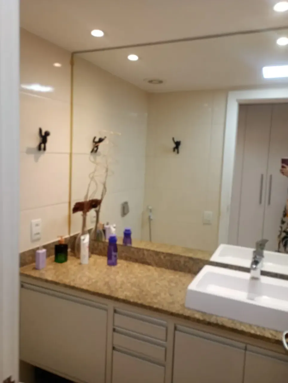 Furnished apartment with 3 bedrooms and 4 bathrooms — photo 17