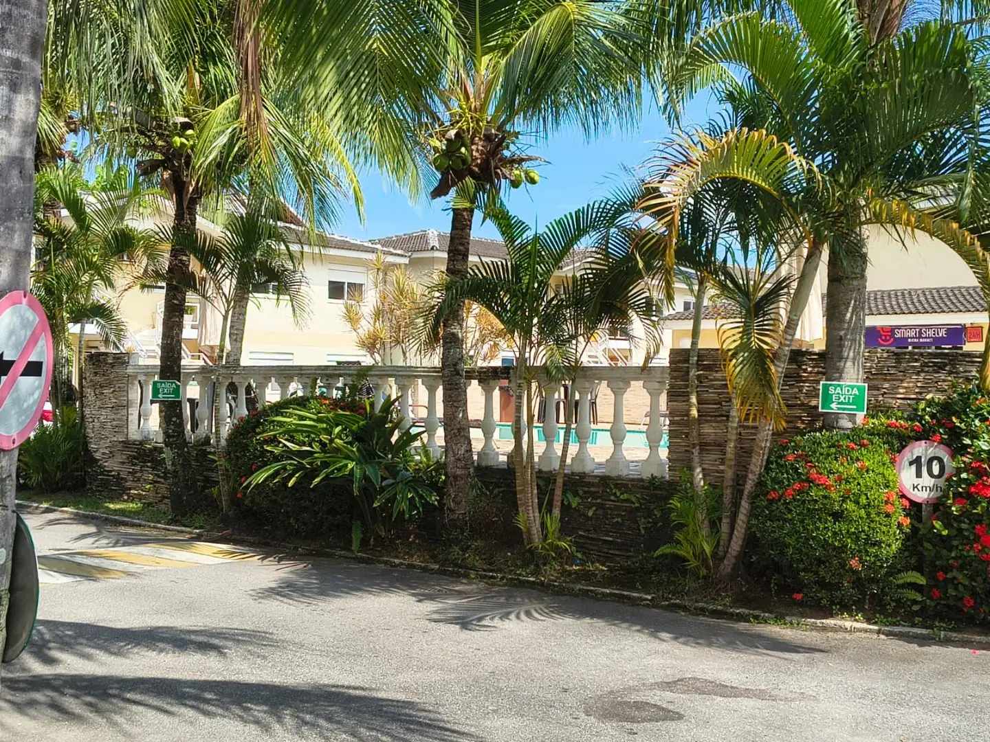 Furnished apartment with 2 suites and a balcony — photo 8