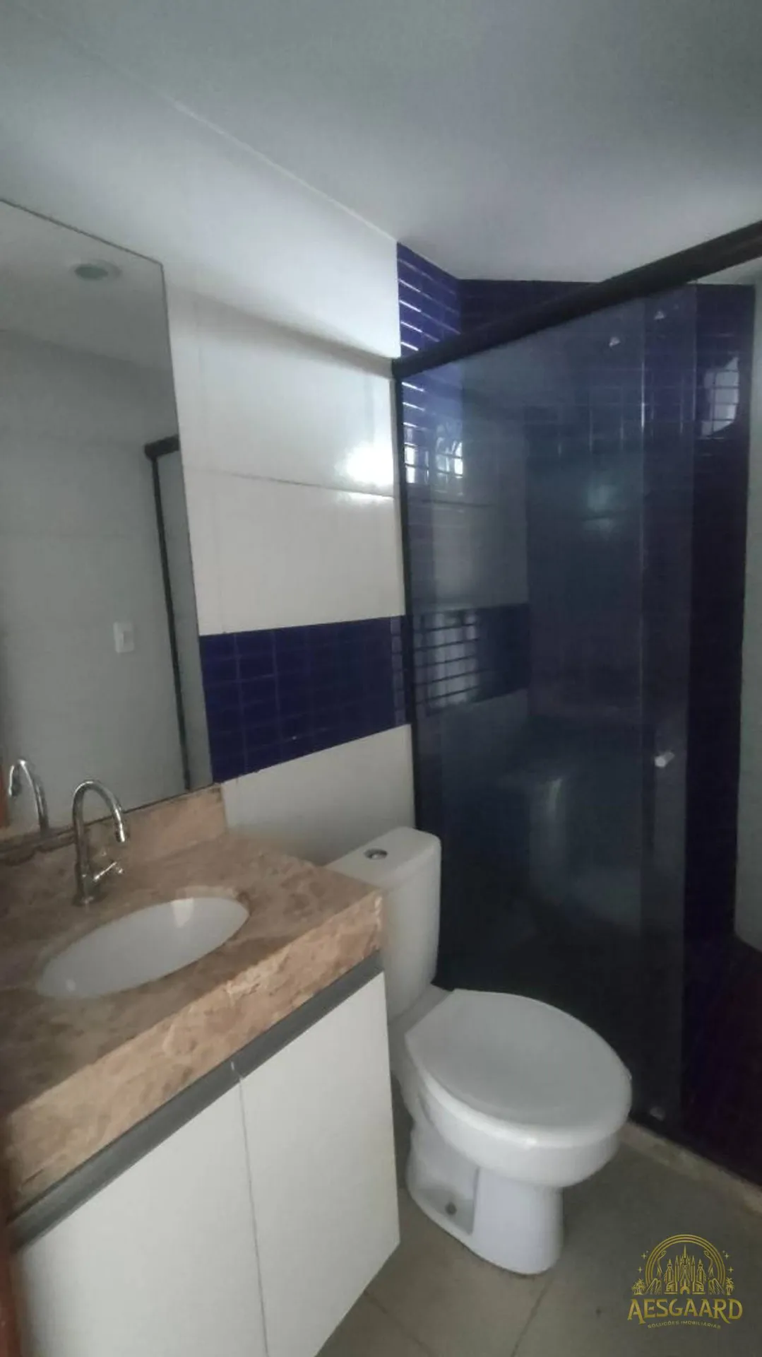 Квартира с 1 спальней, балконом и открытой кухней — photo 18