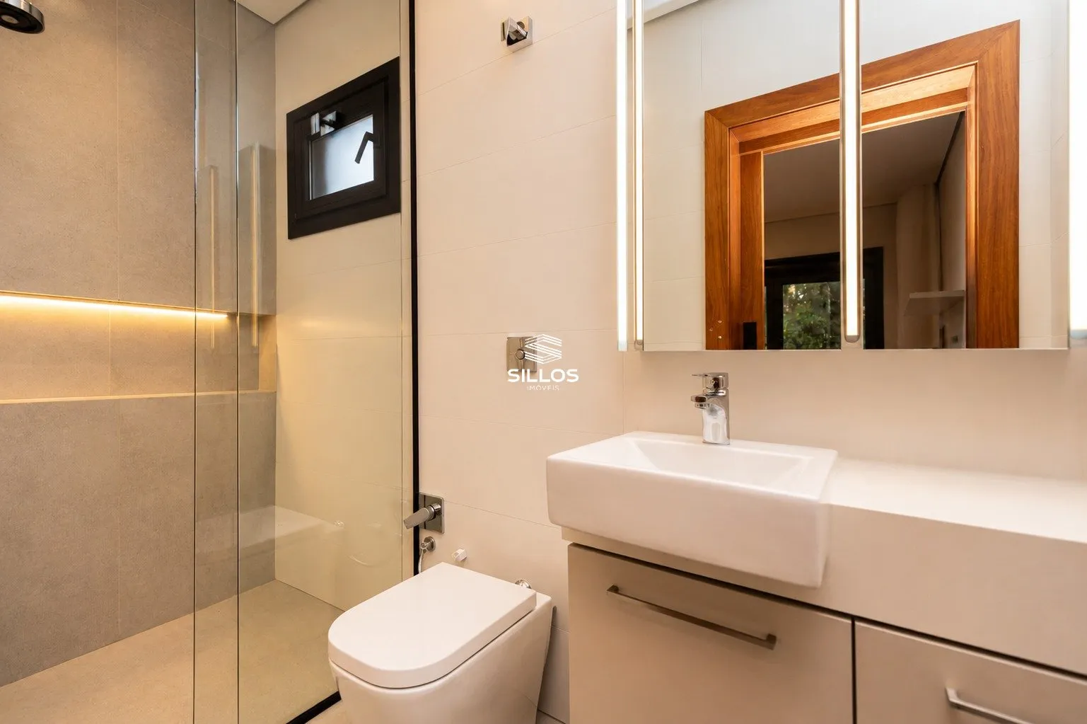 Condominium house with 5 bedrooms and 4 en-suites with balcony — photo 30