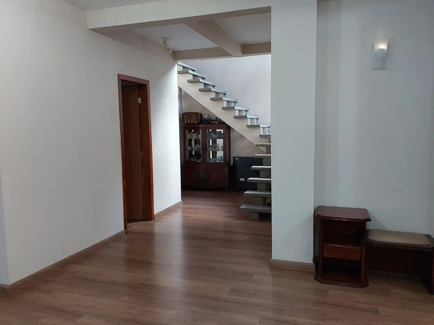 Home office in a 6-bedroom house, 570 m² — photo 6