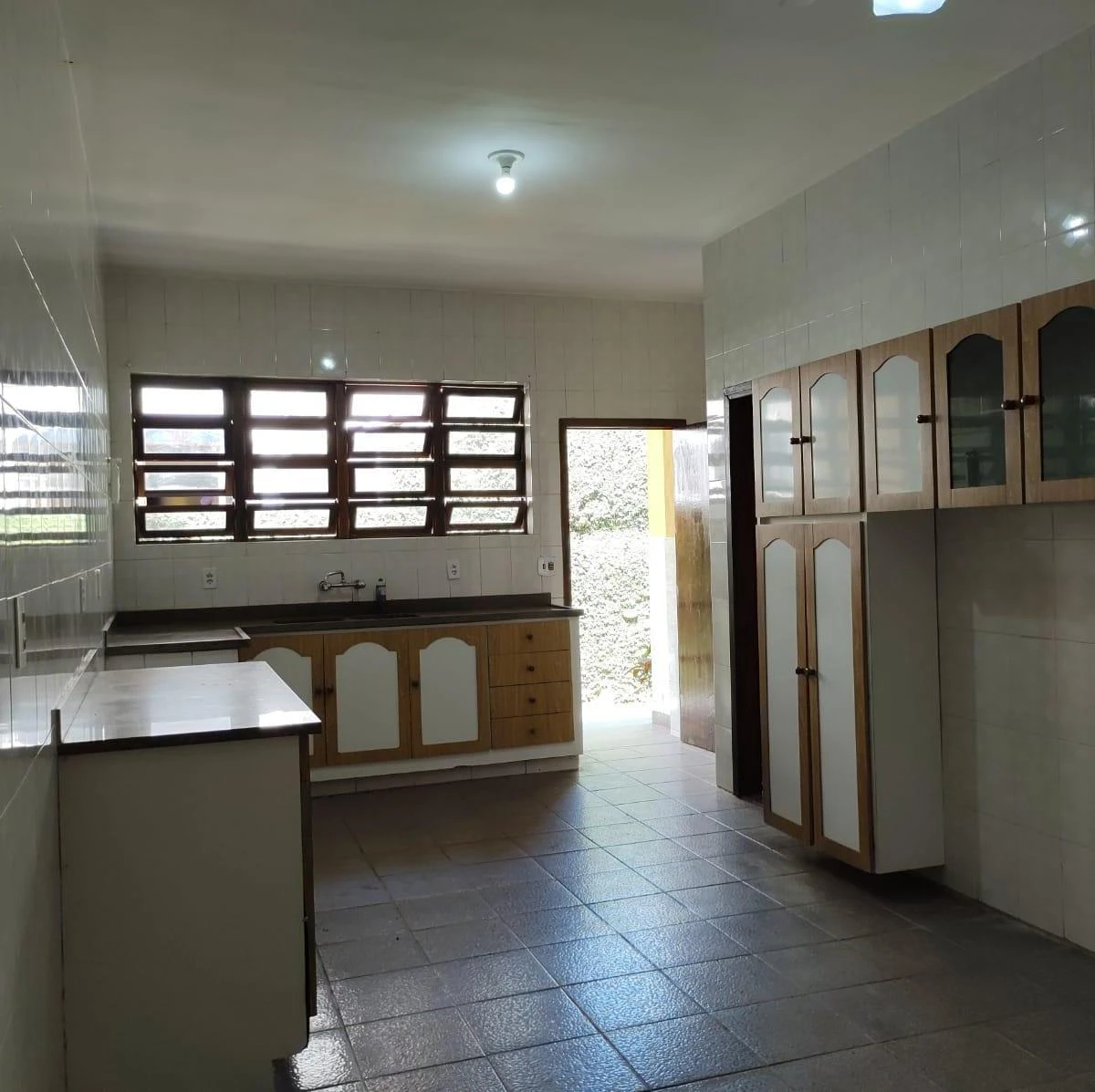 Casa térrea sem mobília com 4 quartos e 6 banheiros — photo 26