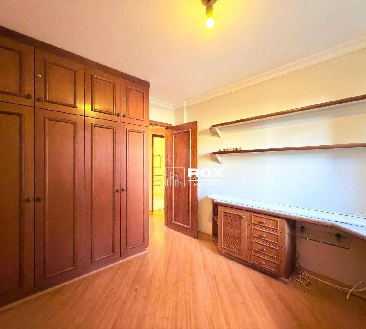 Furnished apartment, 170 m², with a glass-enclosed balcony — photo 38
