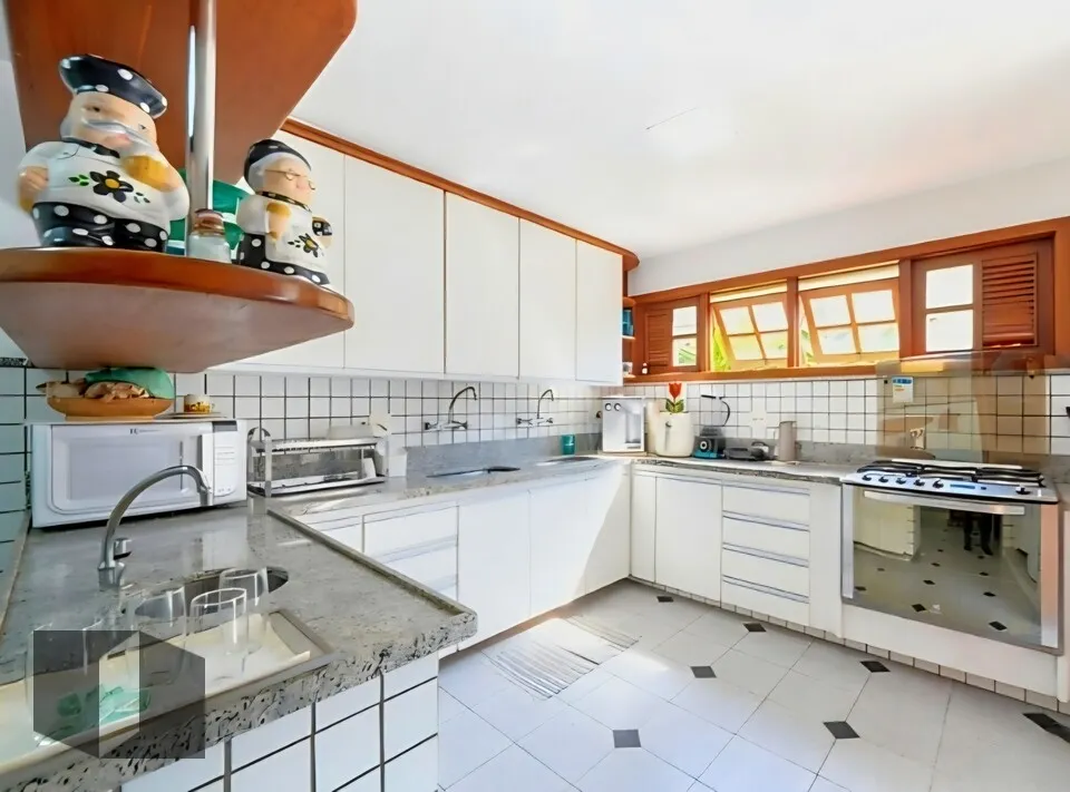 Casa com 4 quartos, 5 banheiros e 5 vagas — photo 38