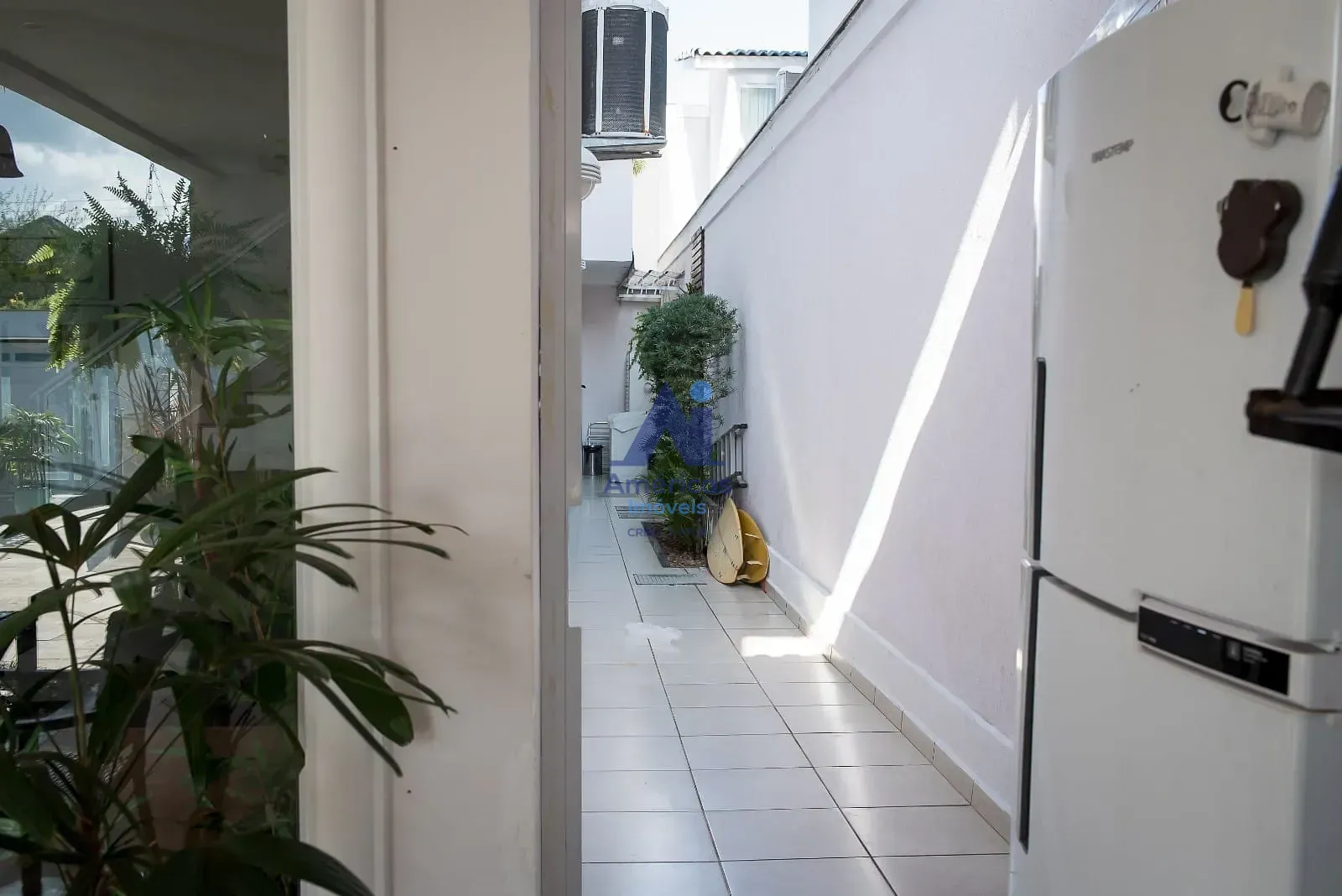 Unfurnished house with 4 bedrooms and 5 bathrooms — photo 50