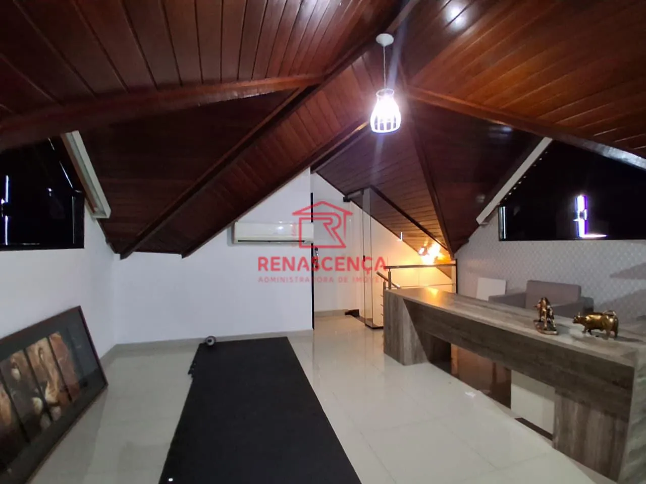 Гардеробная и 4 спальни: дом 323 м² — photo 23