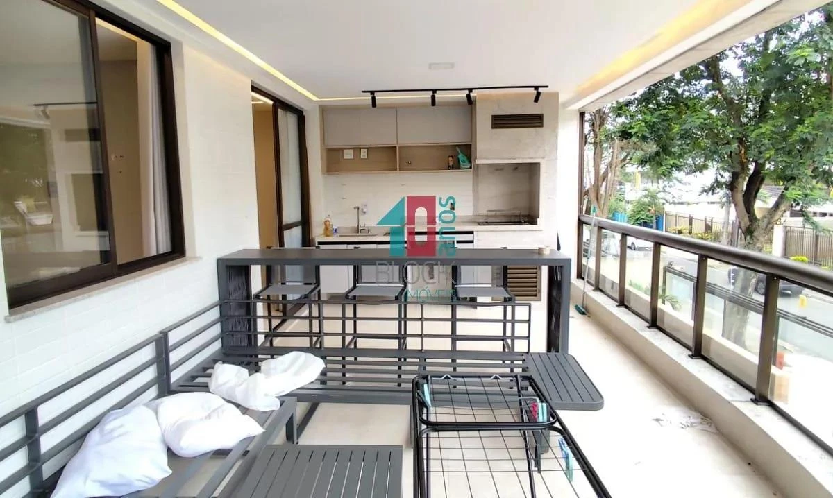 Furnished apartment, 110 m², with floor-to-ceiling windows — photo 9