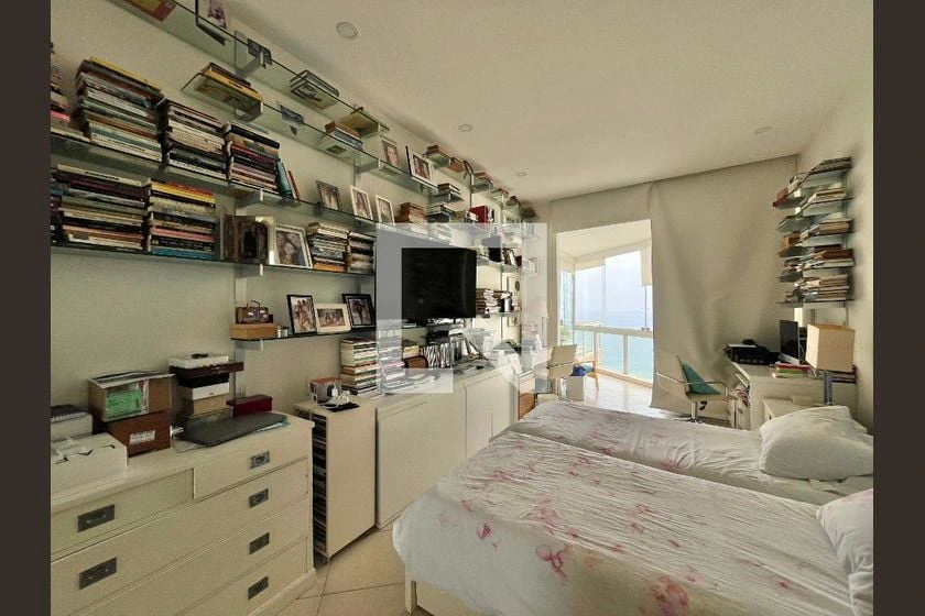 Apartment, 450 m², with a glass-enclosed balcony — photo 8