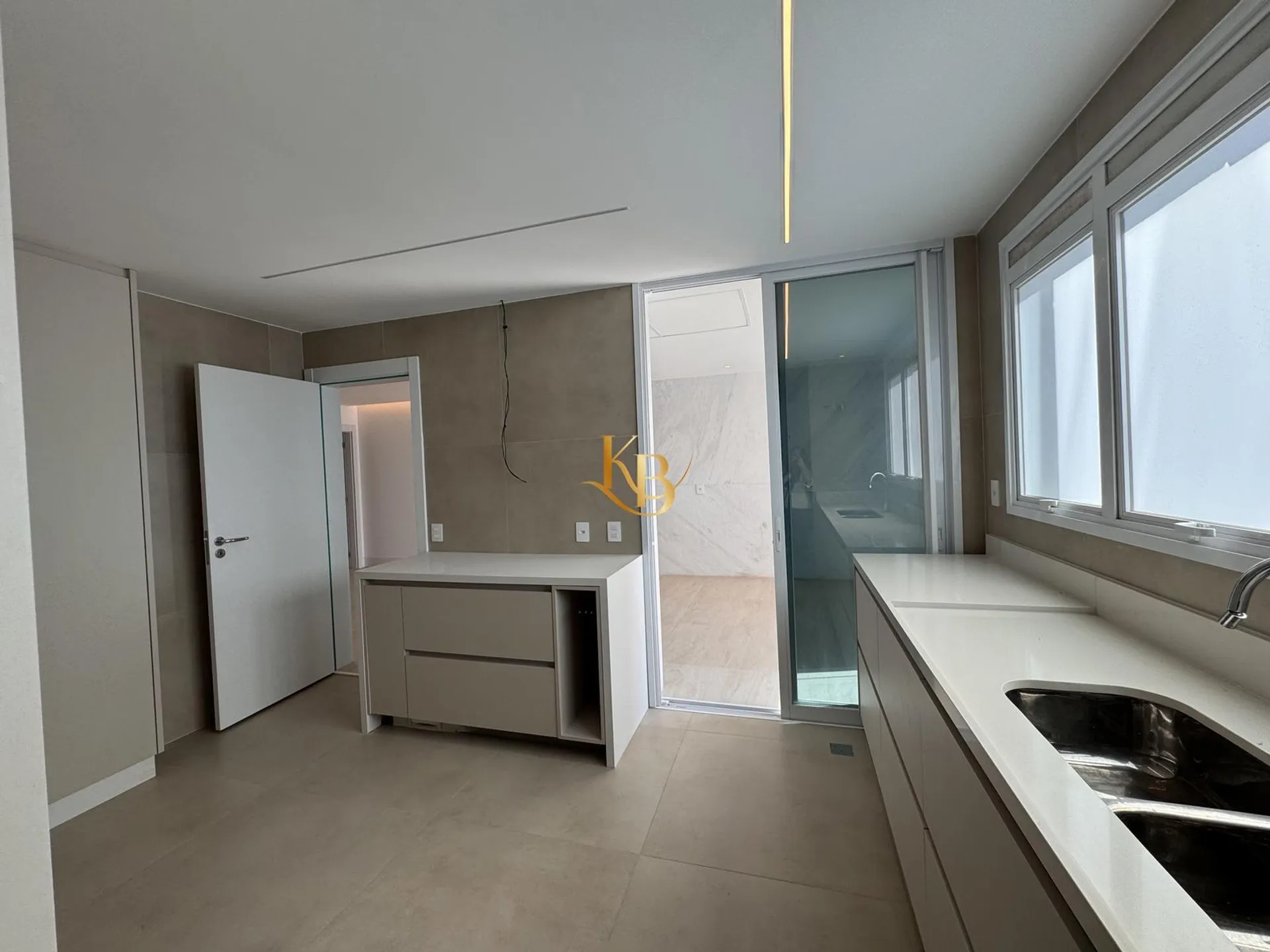 Unfurnished apartment with 4 bedrooms, 5 baths and 4 parking — photo 19