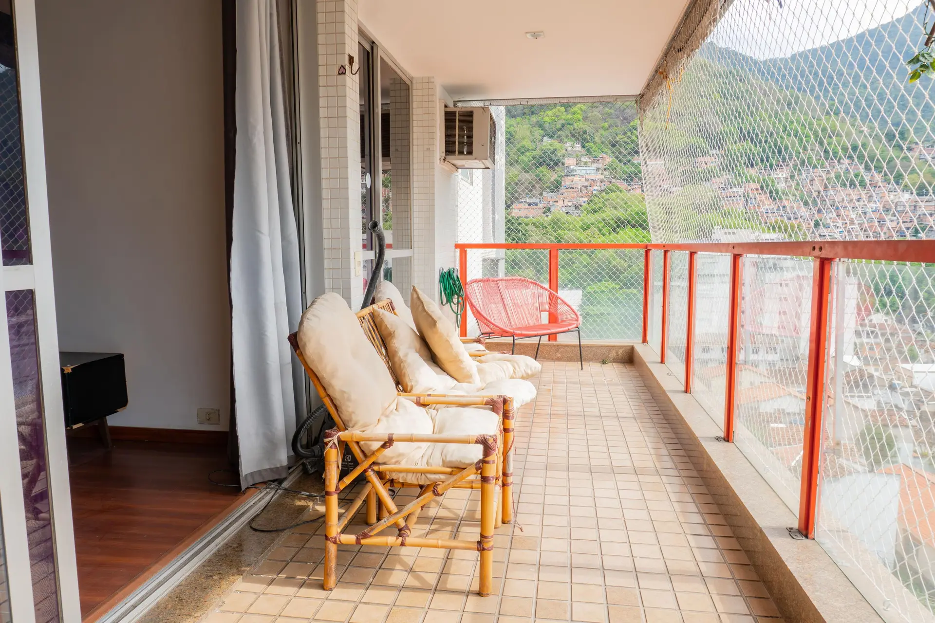 4-bedroom apartment with a mountain view in Rio de Janeiro