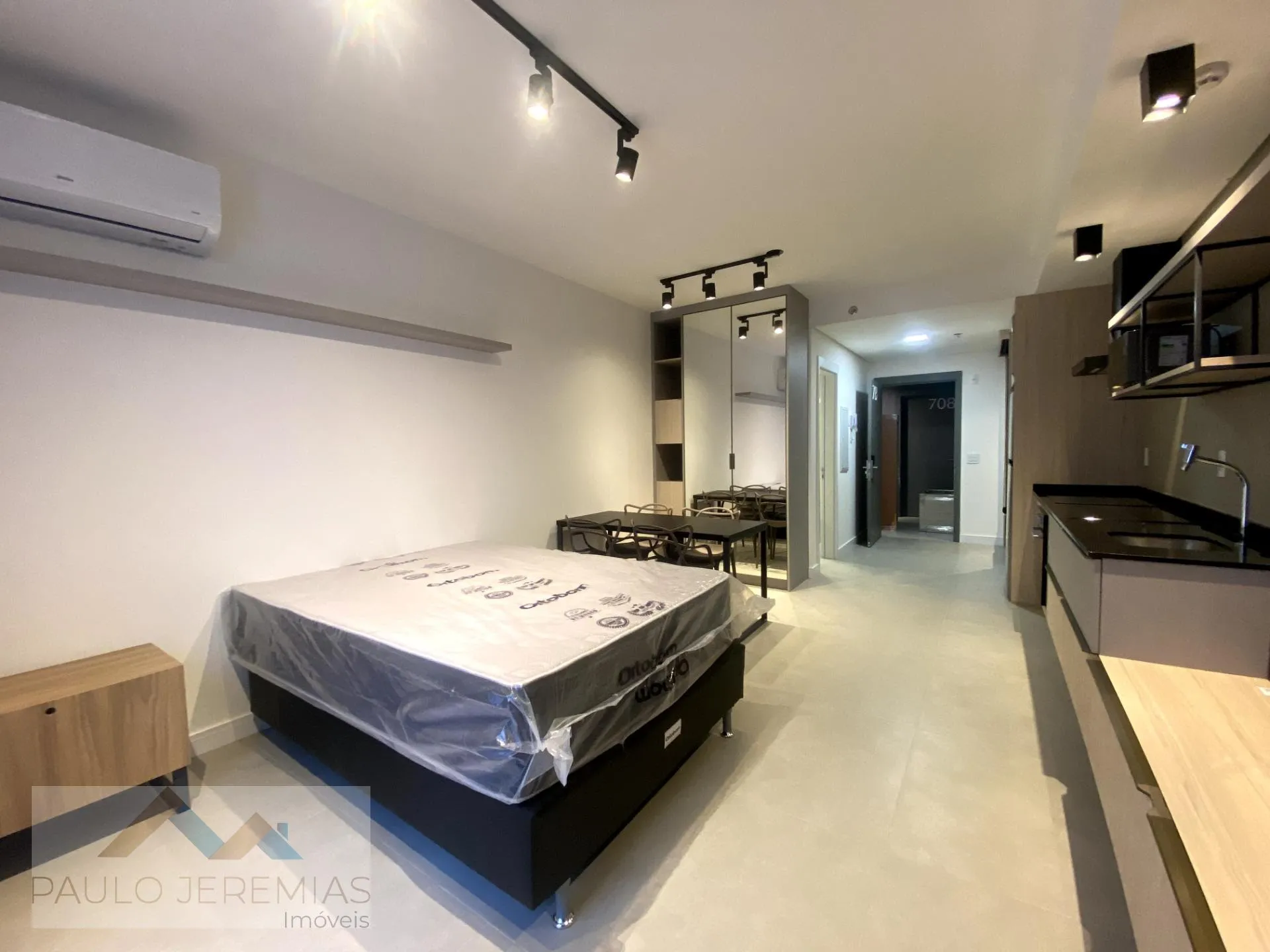Estudio amueblado de 31 m² en el 8º piso con escritorio — photo 5