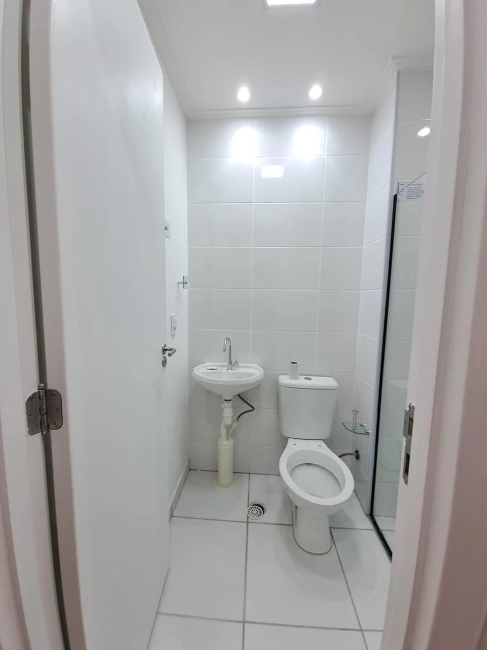 2-bedroom apartment in a building with a gym — photo 17