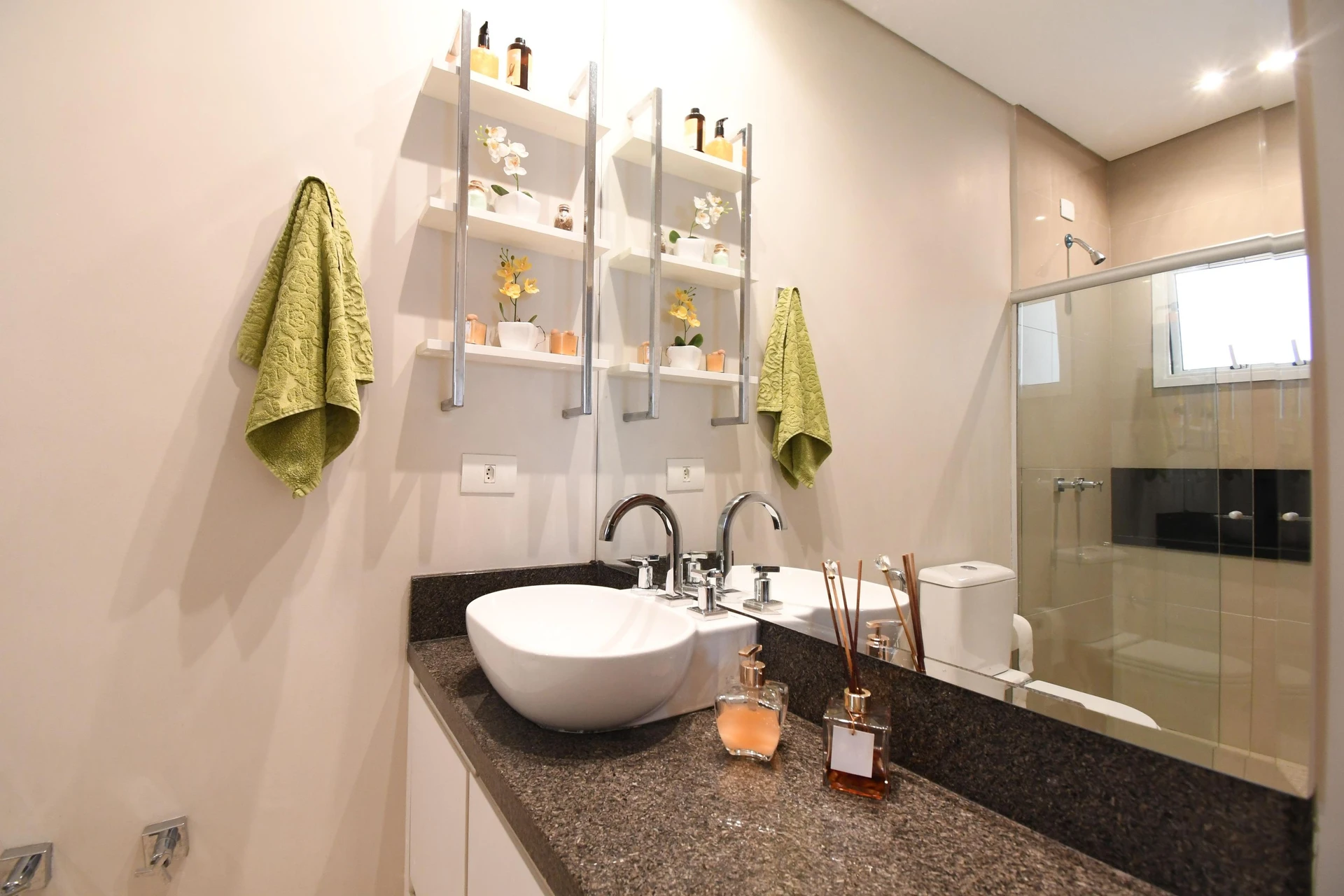 4-bedroom apartment with a dishwasher in Curitiba — photo 56