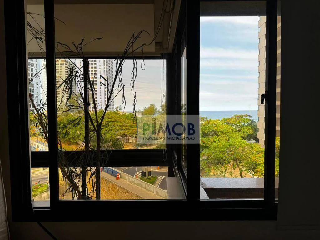 Floor-to-ceiling windows in a 3-bedroom apartment, 110 m² — photo 7