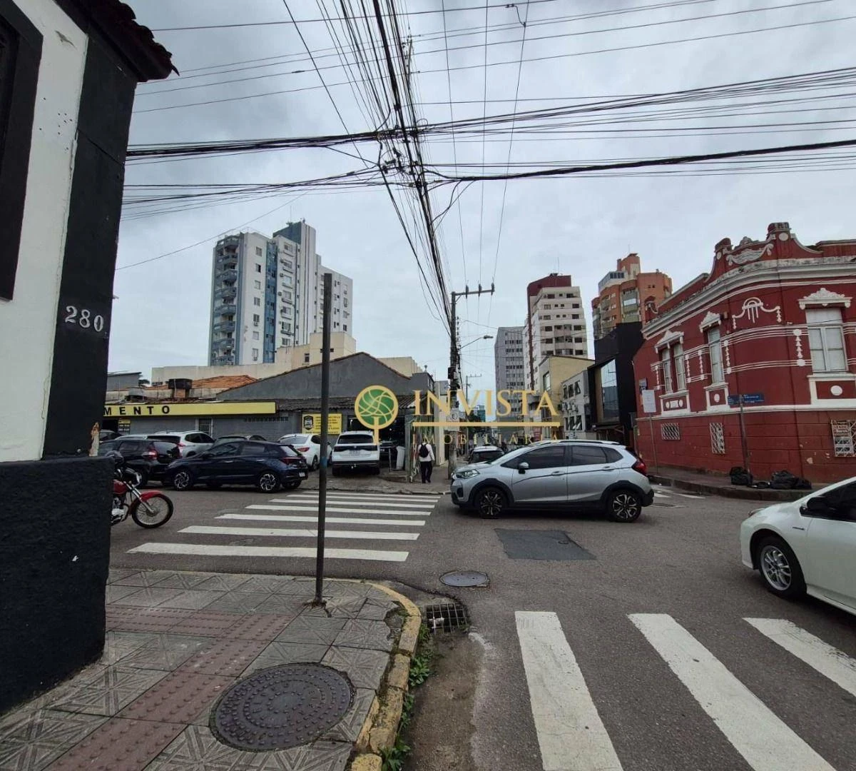 Casa de 100 m² com 5 quartos e 2 banheiros — photo 3