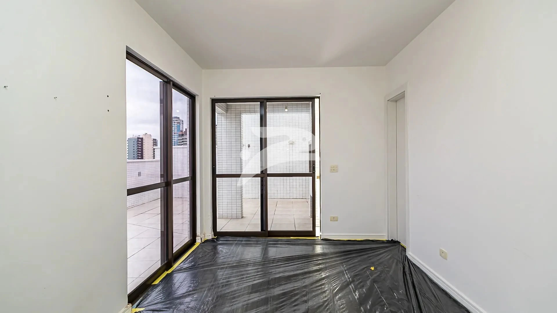 Top-floor apartment with 2 bedrooms and private terrace — photo 13