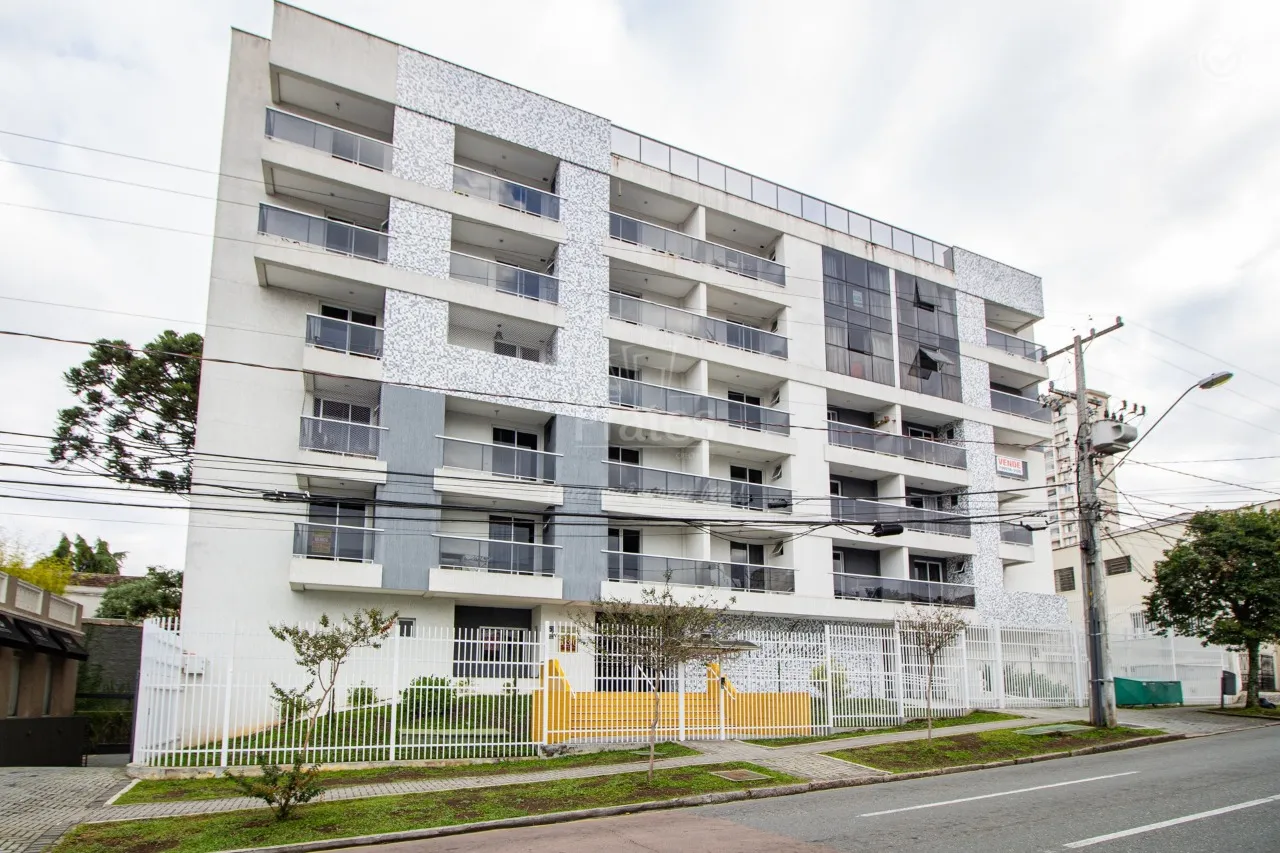 1-bedroom apartment with balcony and a separate kitchen — photo 17