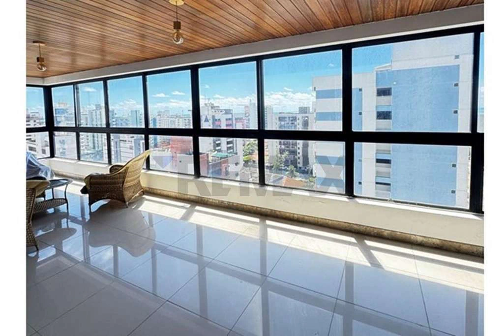 Квартира 279 м² з 5 спальнями та басейном у будинку — photo 3