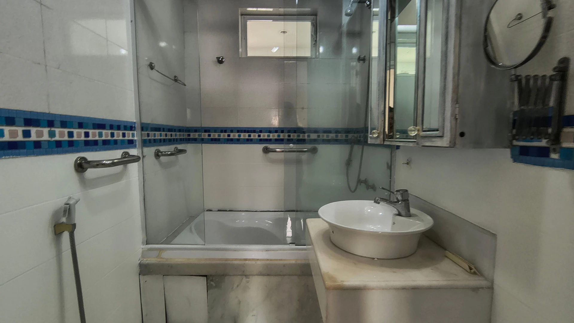 Apartment with 3 en-suite bedrooms and 5 baths, 2 parking — photo 40