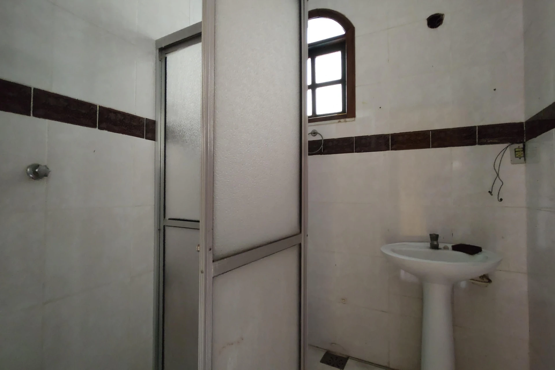Unfurnished house with 4 bedrooms and private garden — photo 56