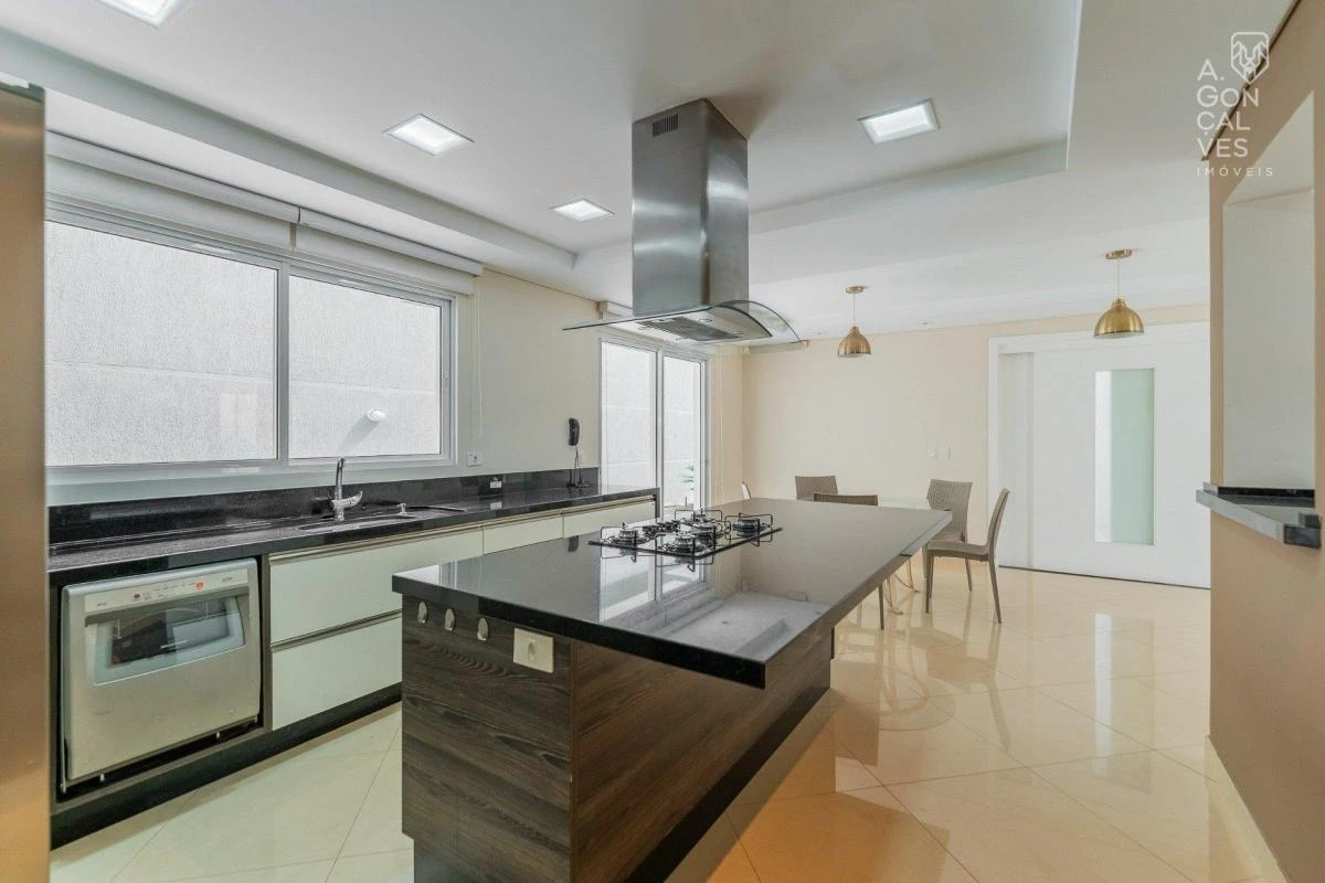 4-bedroom house with floor-to-ceiling windows in Curitiba — photo 21