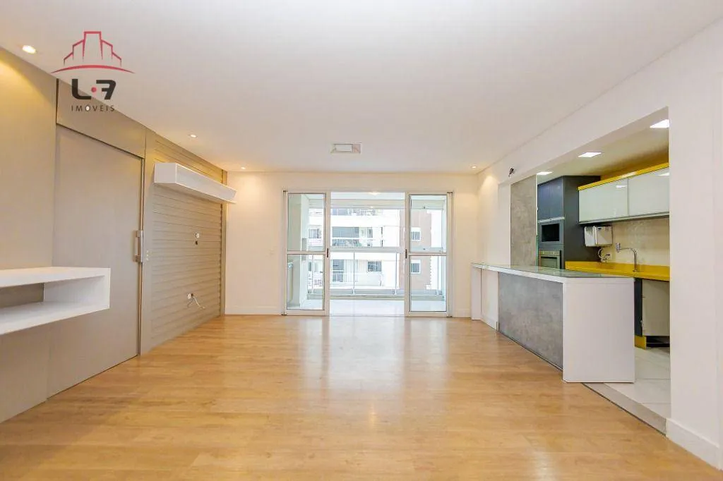 3-bedroom apartment with a grill on the balcony — photo 4