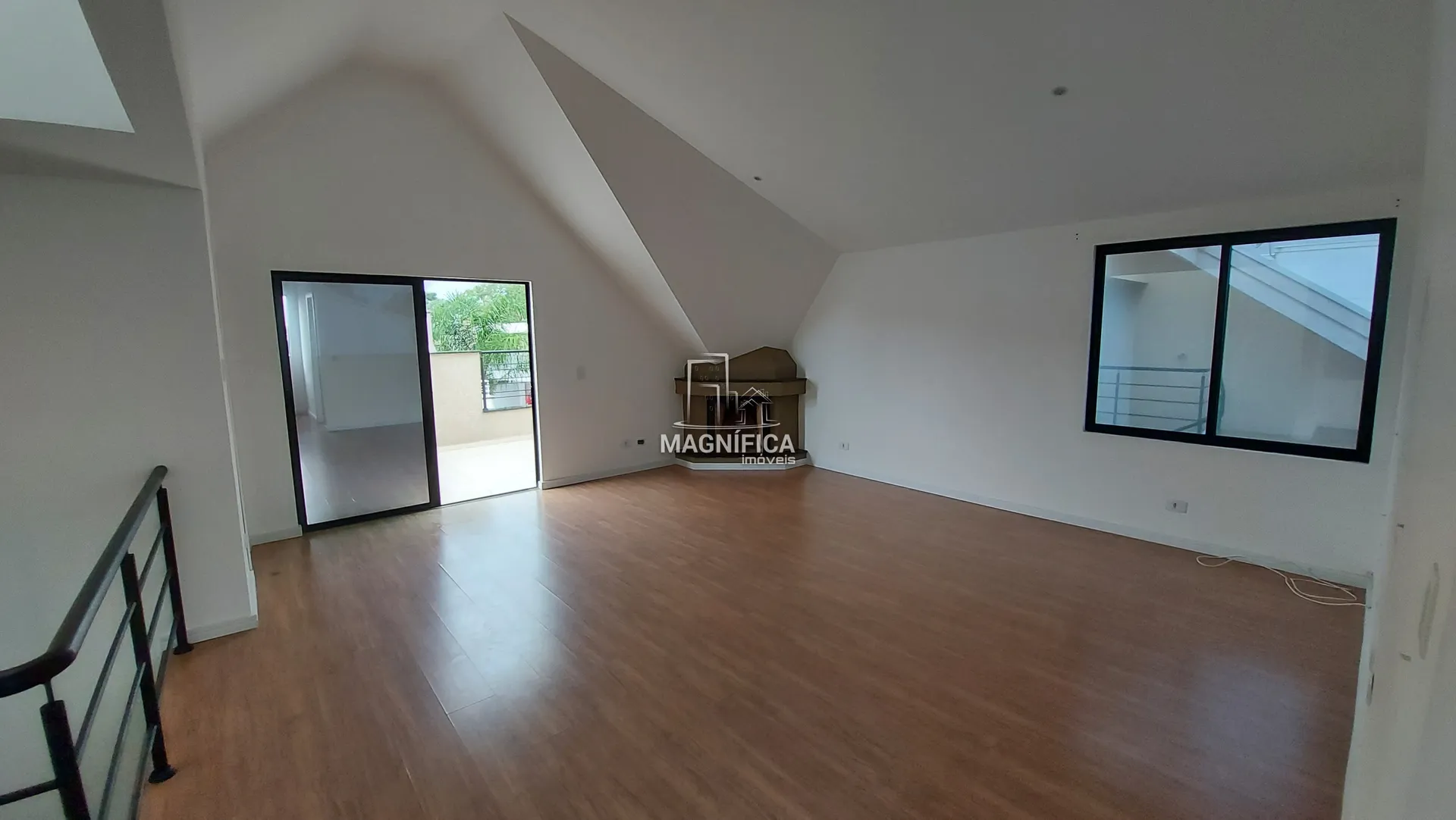 Unfurnished house with 5 bedrooms and 6 bathrooms — photo 23