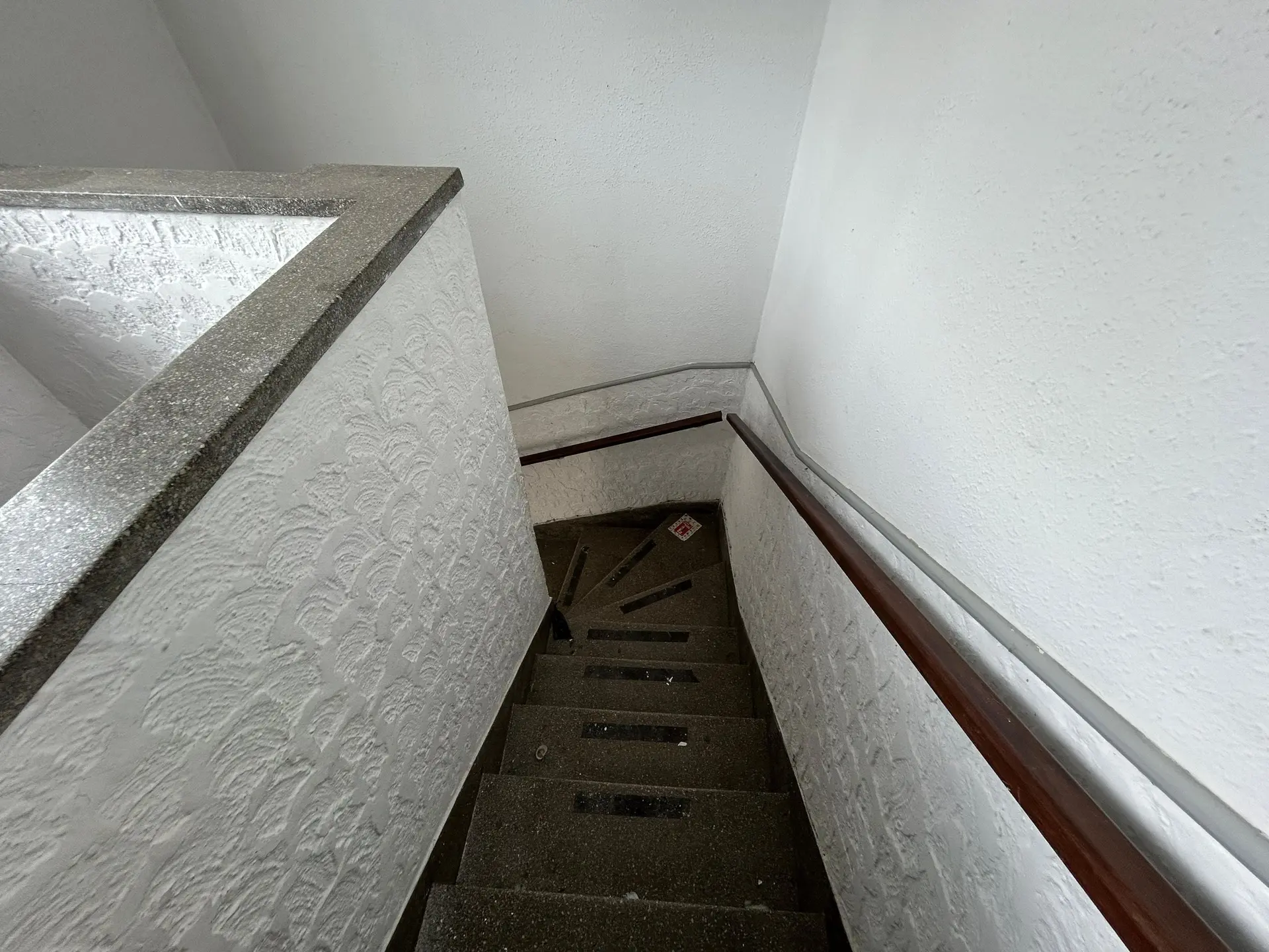 Casa de 2 quartos com piso de madeira ou laminado — photo 27