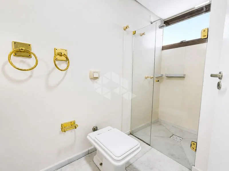 Departamento de 4 dormitorios con ventanales de piso a techo — photo 37