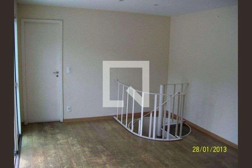 221 m² rental apartment with 4 bedrooms and a balcony — photo 18