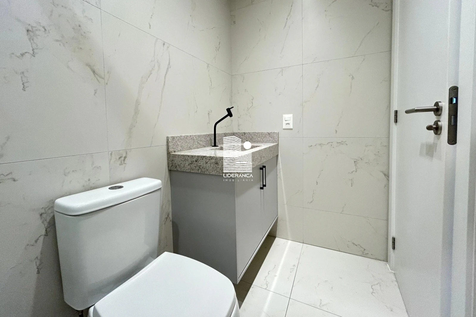 Furnished apartment, 64 m², with a home office — photo 24