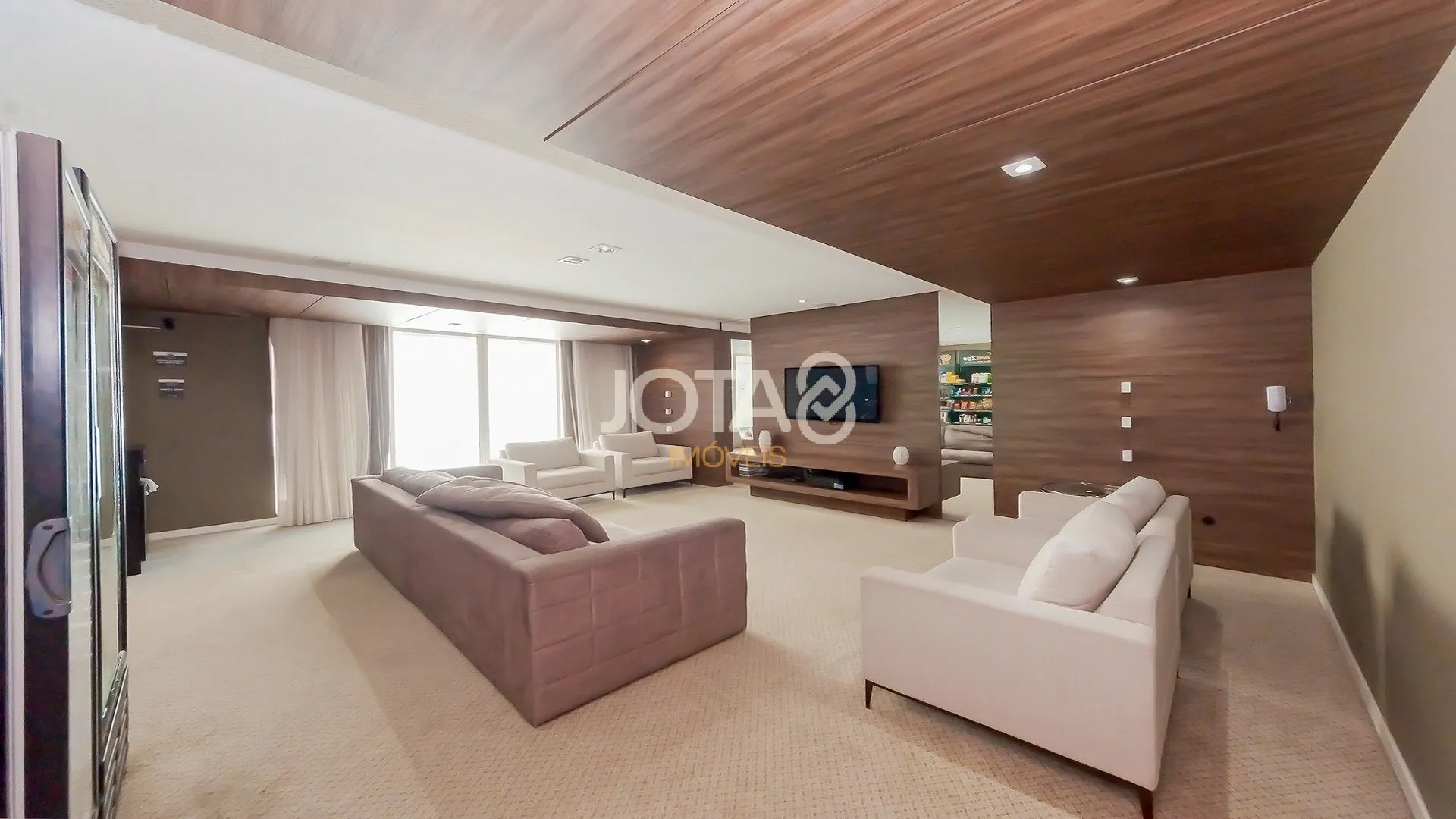 199 m² apartment with 2 bedrooms and a suite, 2 parking — photo 46