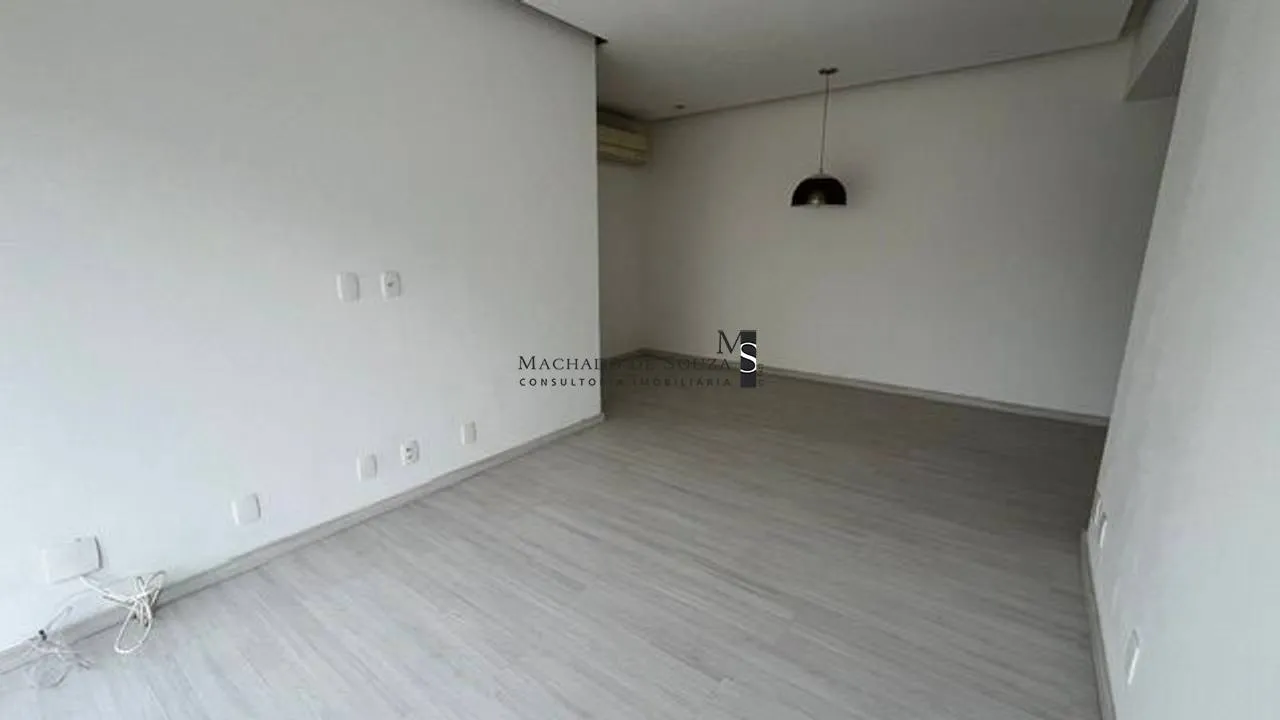 Walk-in closet in a 2-bedroom apartment, 75 m² — photo 25