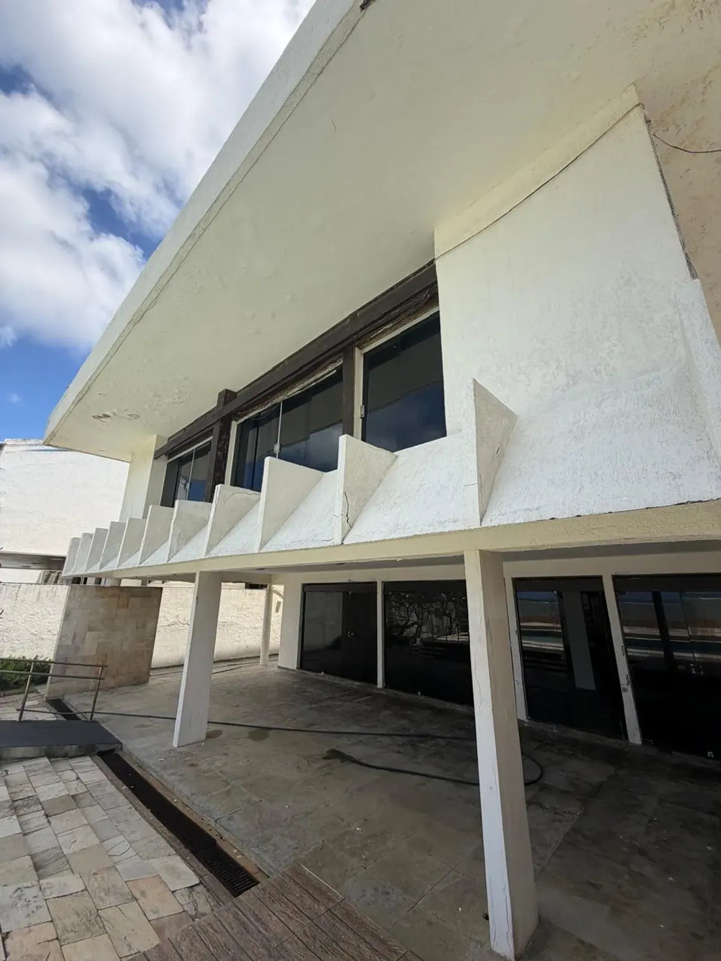 4-bedroom house with a water view in João Pessoa — photo 13