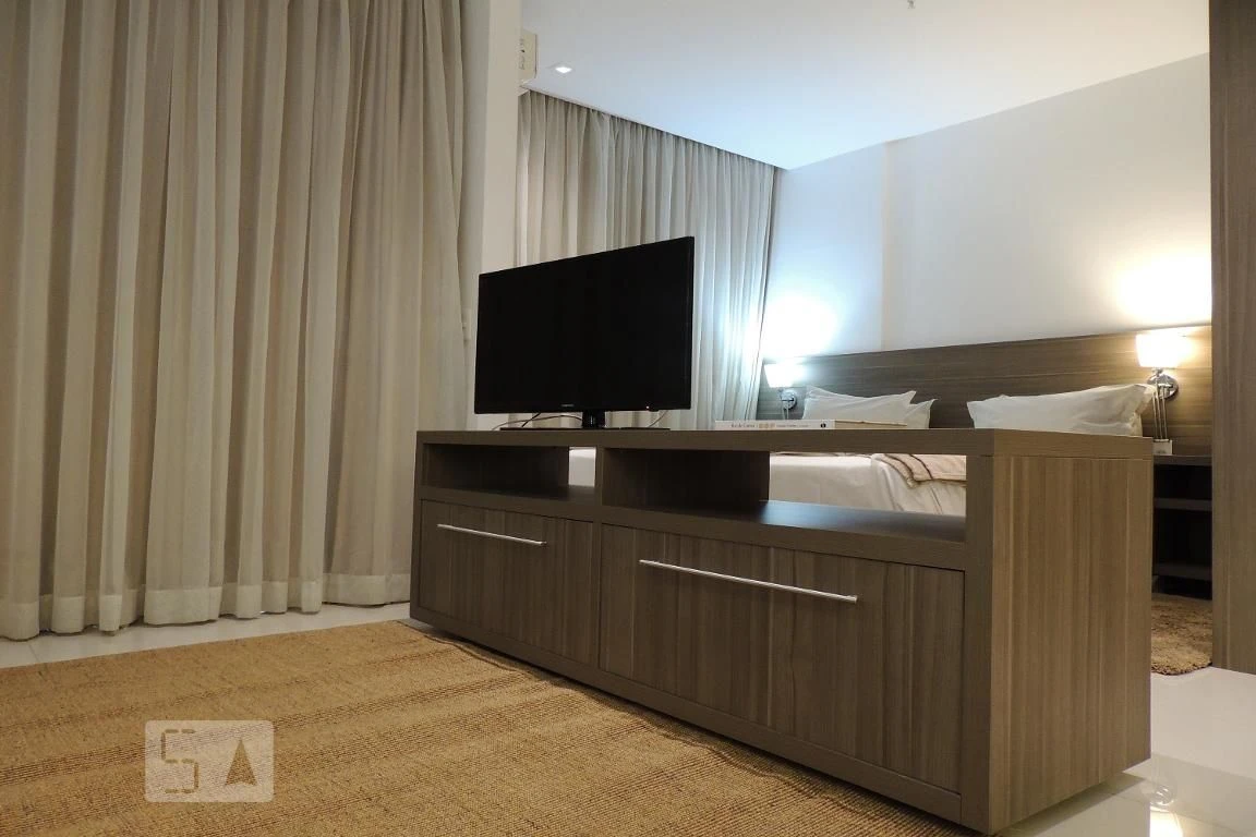 One-bedroom apartment in a building with a gym — photo 26