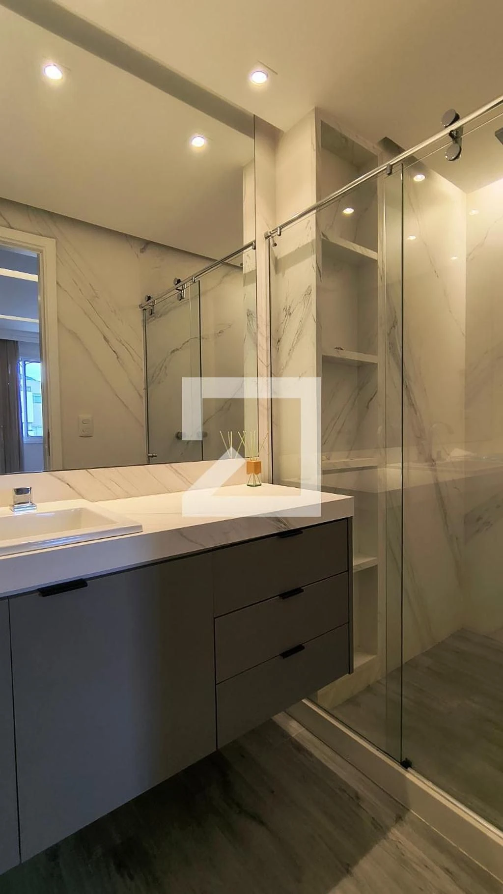 2-bedroom apartment with an enclosed, floor-to-ceiling balcony — photo 34