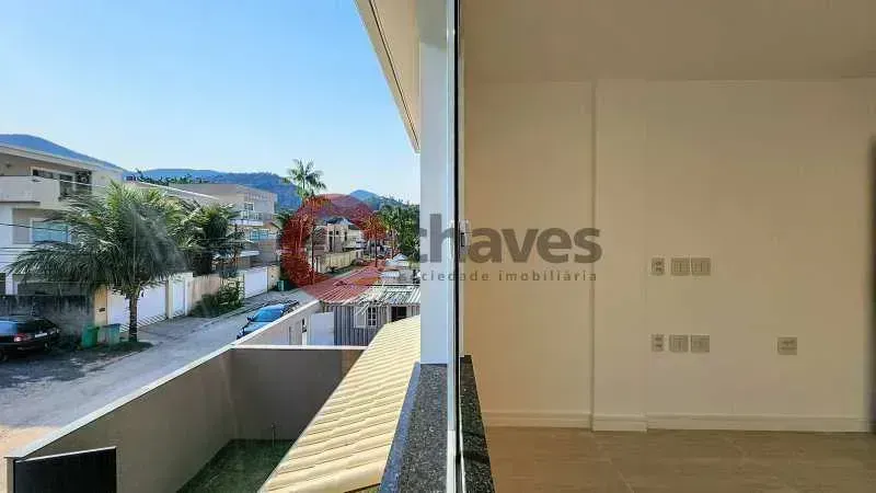 Casa com 4 quartos e 5 banheiros, cozinha integrada a gás — photo 9