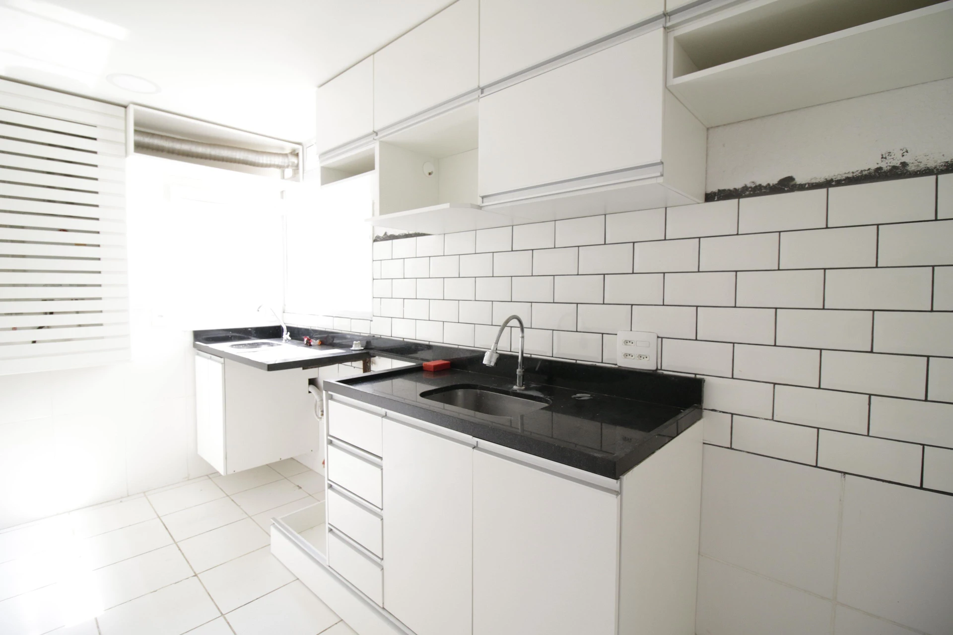 Apartamento sem mobília com 2 quartos e 1 vaga