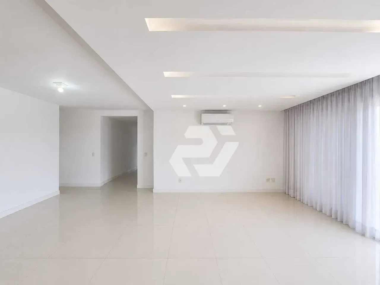 Apartamento mobiliado com 5 quartos e varanda envidraçada — photo 11