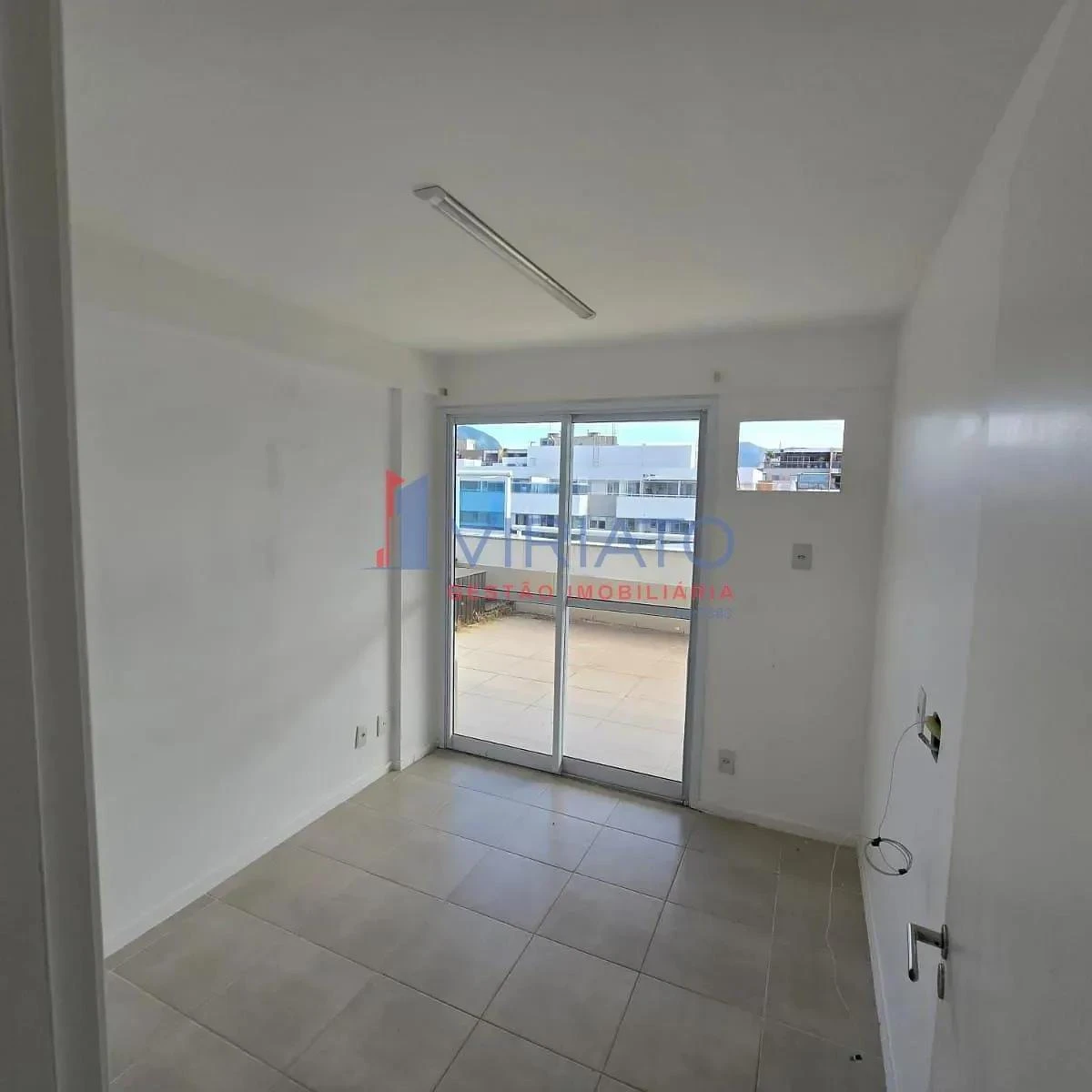 Apartment with 5 bedrooms and 2 bathrooms plus a balcony — photo 45