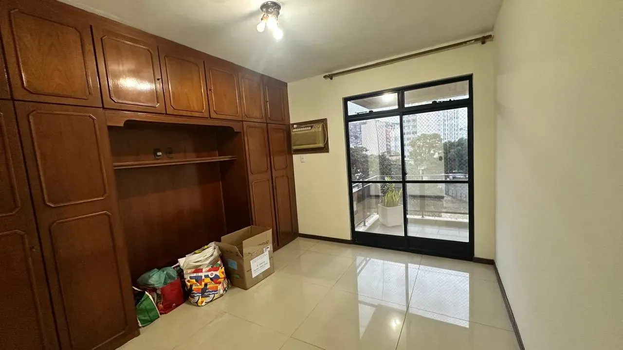 4-bedroom apartment with glassed-in balcony — photo 28