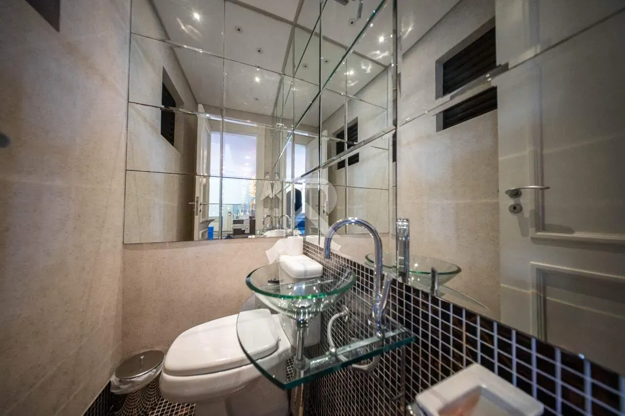 Furnished apartment with 3 bedrooms and 221 m² — photo 6