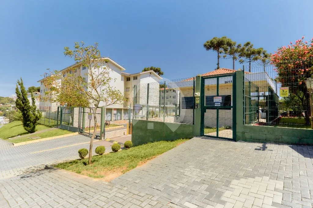 Unfurnished 61 m² apartment with 2 bedrooms and parking