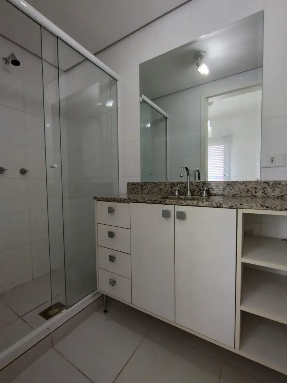 Furnished 1-bedroom apartment with parking in a condo — photo 16