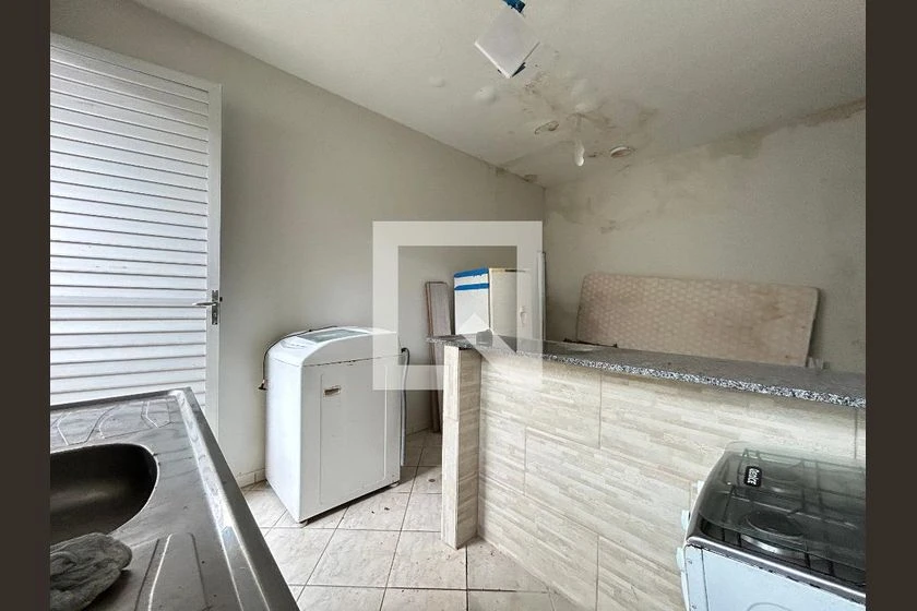 Single-bedroom house with a gas stove kitchenette — photo 6