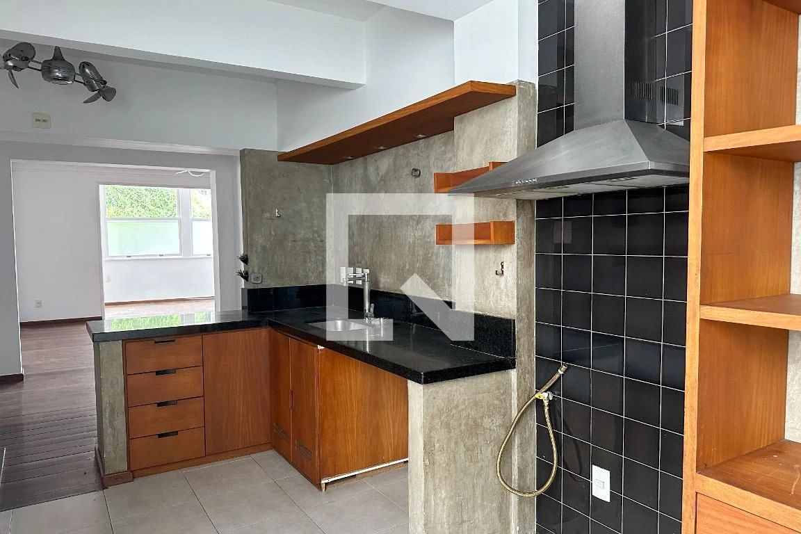 Apartamento com 4 quartos e sala de estar, 3 banheiros — photo 17