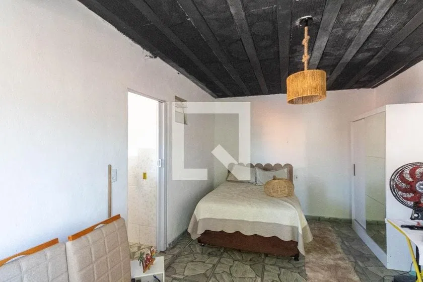 House with 1 bedroom and 1 bathroom plus a stove area — photo 3