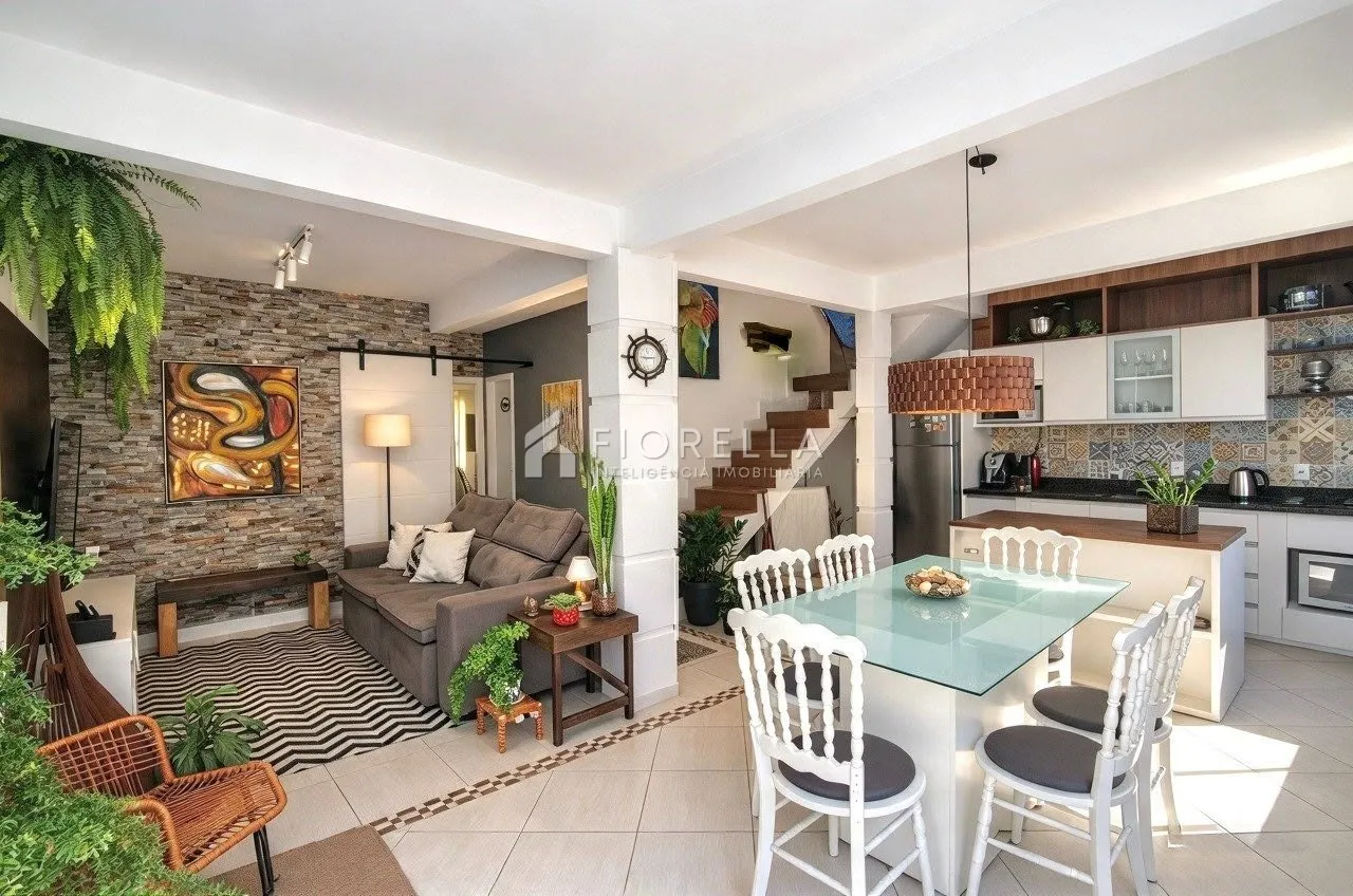 3-bedroom house with a grill on the balcony in Florianópolis — photo 10