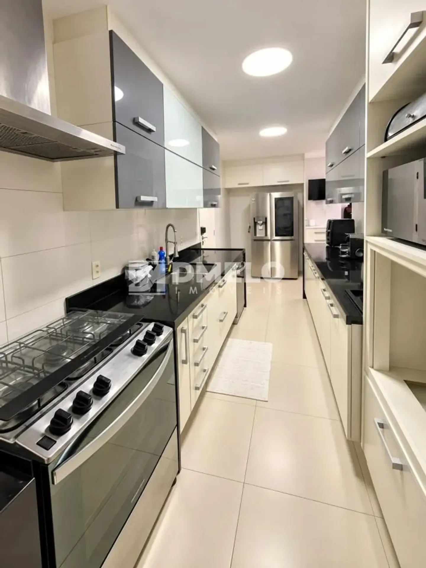 Apartamento mobiliado, 220 m², com janelas do piso ao teto — photo 23