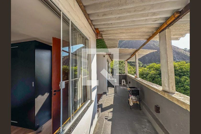 Casa mobiliada, 90 m², com janelas do piso ao teto — photo 40